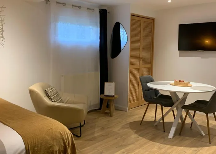Calme Avec Parking Acces Rapide Eurexpo Le Chasseland Appartement Chassieu