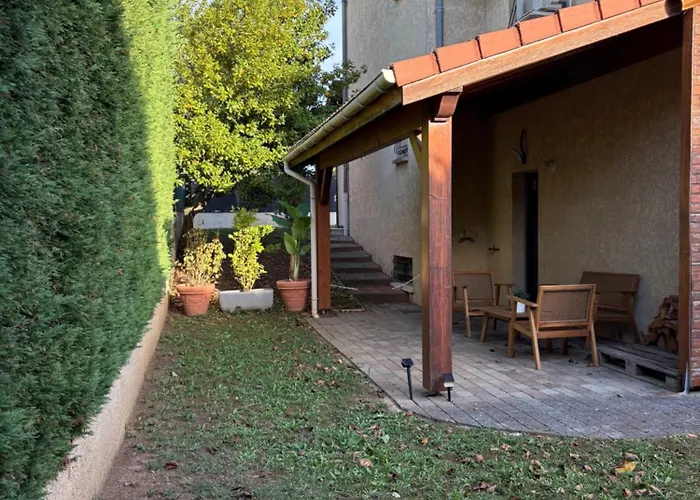 Appartement Calme Avec Parking Acces Rapide Eurexpo Le Chasseland